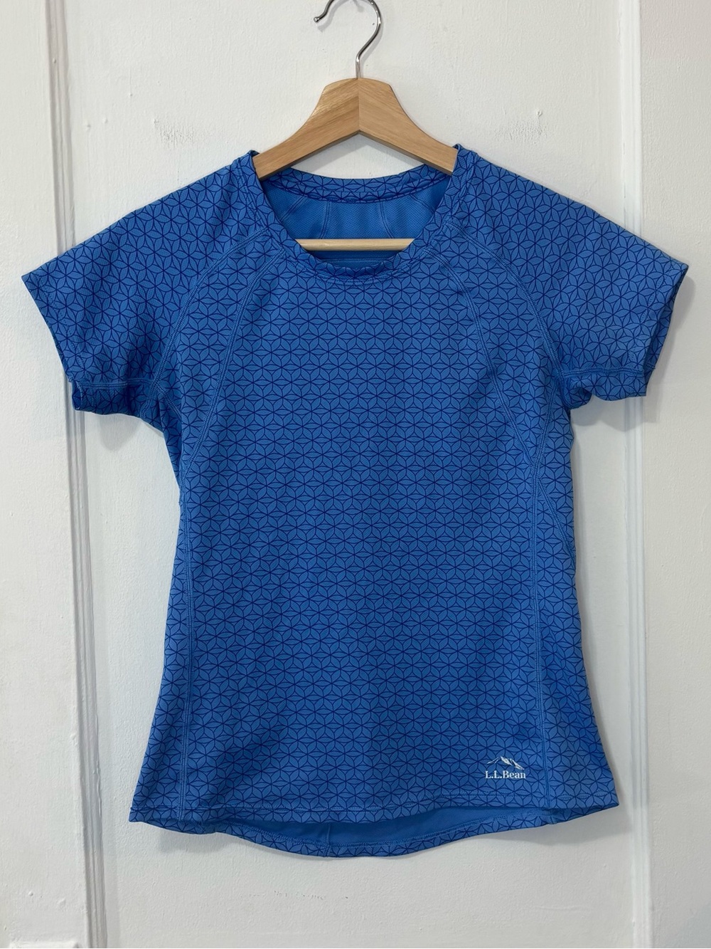 L.L.Bean Women’s Blue Geo Print Short Sleeve Performance Shirt, Size XXS Reg